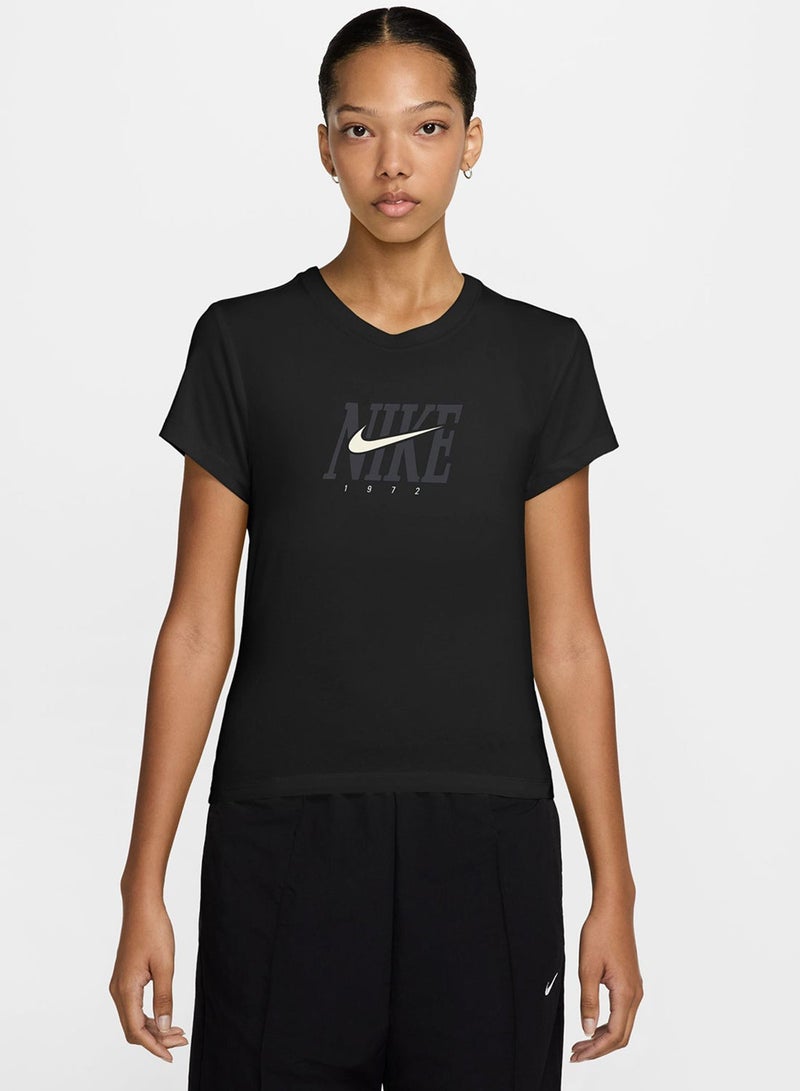 Nike Nsw Phoenix Slim T-Shirt - Image 1